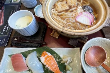 和食麺処サガミ、鍋焼きうどんと寿司セット